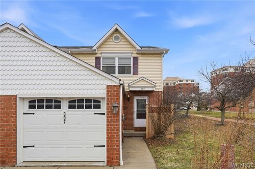 307 King Peterson Rd, Buffalo, NY, 14204-1782 | Card Image
