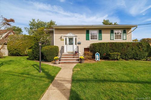101 Stuart Ave, Malverne, NY, 11565-2337 | Card Image
