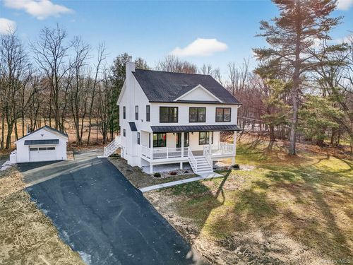 11 Apple Blossom Ln, Wappingers Falls, NY, 12590-5932 | Card Image
