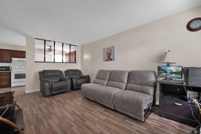 L - 5738 Beechcroft Rd, Condo with 2 bedrooms, 1 bathrooms and null parking in Columbus OH | Image 4