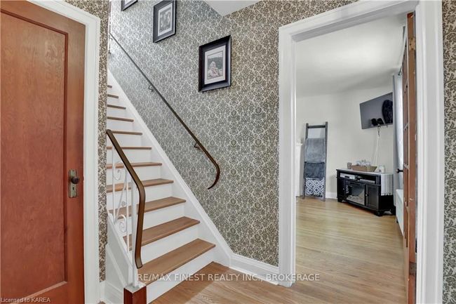 137 Hillendale Ave, House other with 3 bedrooms, 2 bathrooms and 5 parking in Kingston ON | Image 13