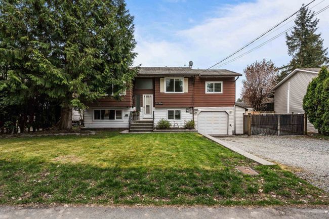 32334 14 Th Avenue, House other with 3 bedrooms, 2 bathrooms and 10 parking in Mission BC | Image 2