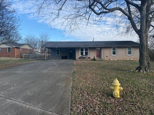 100 Hull Ln, Hendersonville, TN, 37075-3145 | Card Image