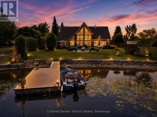 1221 Young'S Cove Rd, Ennismore, ON, K0L1T0 | Card Image