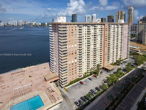 apt-611-251 174th St, Sunny Isles Beach, FL, 33160-3355 | Card Image