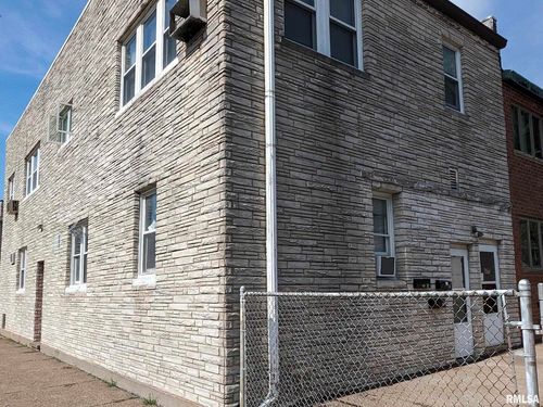 1726 9th St, Moline, IL, 61265-3880 | Card Image