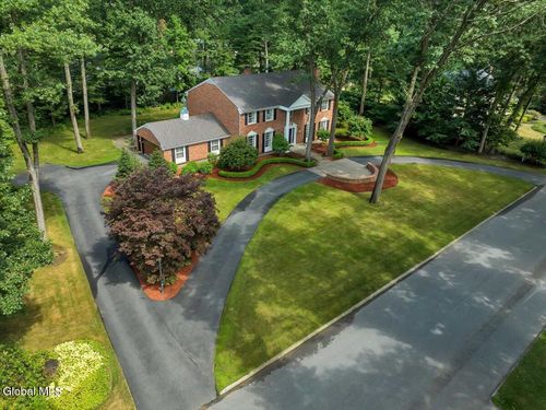 30 Longwood Dr, Saratoga Springs, NY, 12866-2822 | Card Image