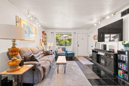 unit-60-109 Luna Grande Cir, Sacramento, CA, 95834-1714 | Card Image