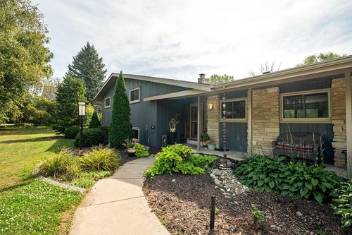8201 Fairmont Lane, Greendale, WI, 53129 | Card Image