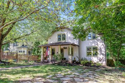 Located at the end of a quiet cul-de-sac, this 4BD/1.5BA 1920s residence boasts craftsmanship with original woodworking and built-ins throughout. | Image 2