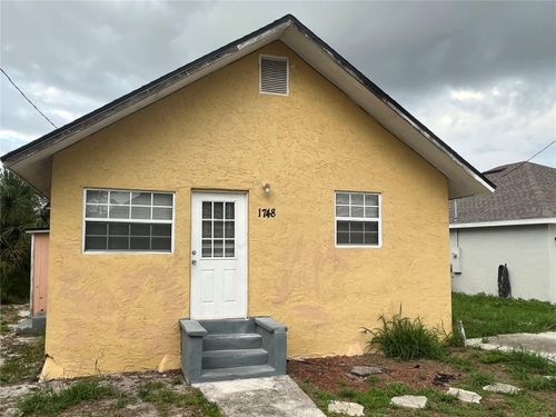 1748 2nd St Ne, Winter Haven, FL, 33881-2429 | Card Image