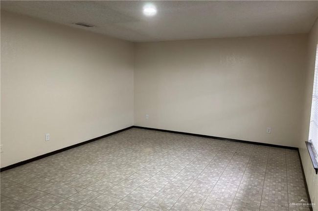 View of empty room | Image 10