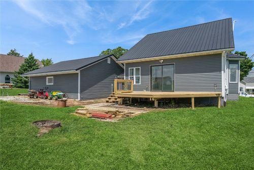 111 Maple St, Luzerne, IA, 52257-9601 | Card Image