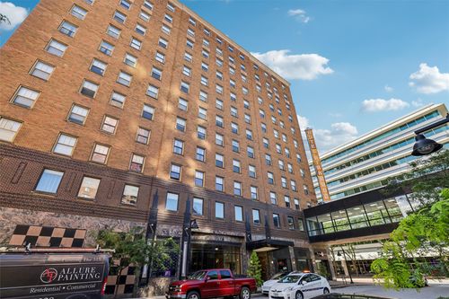 705-400 Walnut St, Des Moines, IA, 50309-2393 | Card Image