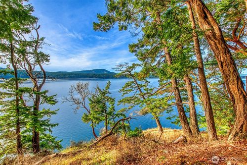 599 Shore Dr, Eastsound, WA, 98245-8532 | Card Image