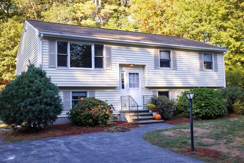 17 Ben Pl, Billerica, MA, 01821-6008 | Card Image