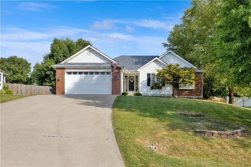 5208 Stoneridge Dr, Saint Joseph, MO, 64507-5239 | Card Image