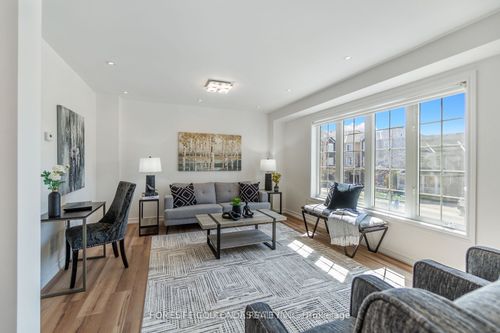 48 Matthew Boyd Cres, Newmarket, ON, L3X3C3 | Card Image
