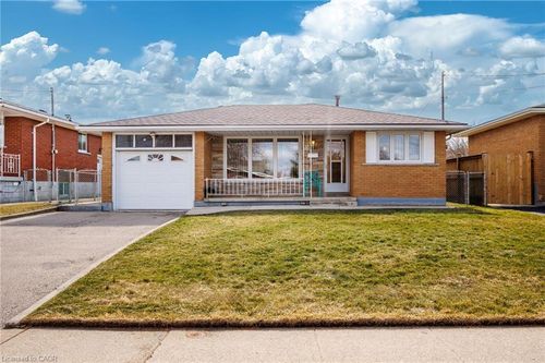 33 Orlanda Road, Hamilton, ON, L8G2K3 | Card Image