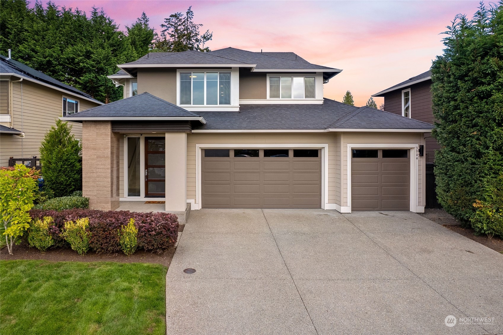 24th Ct, Renton, WA 98056