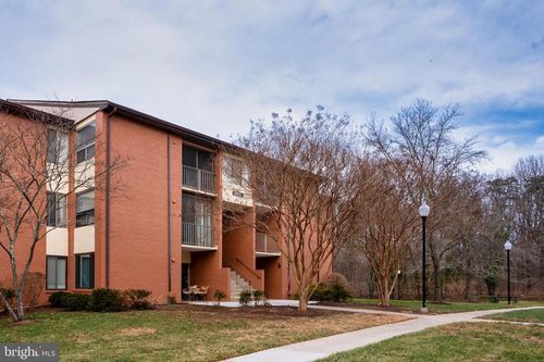 302-8005 Mandan Rd, GREENBELT, MD, 20770-2855 | Card Image