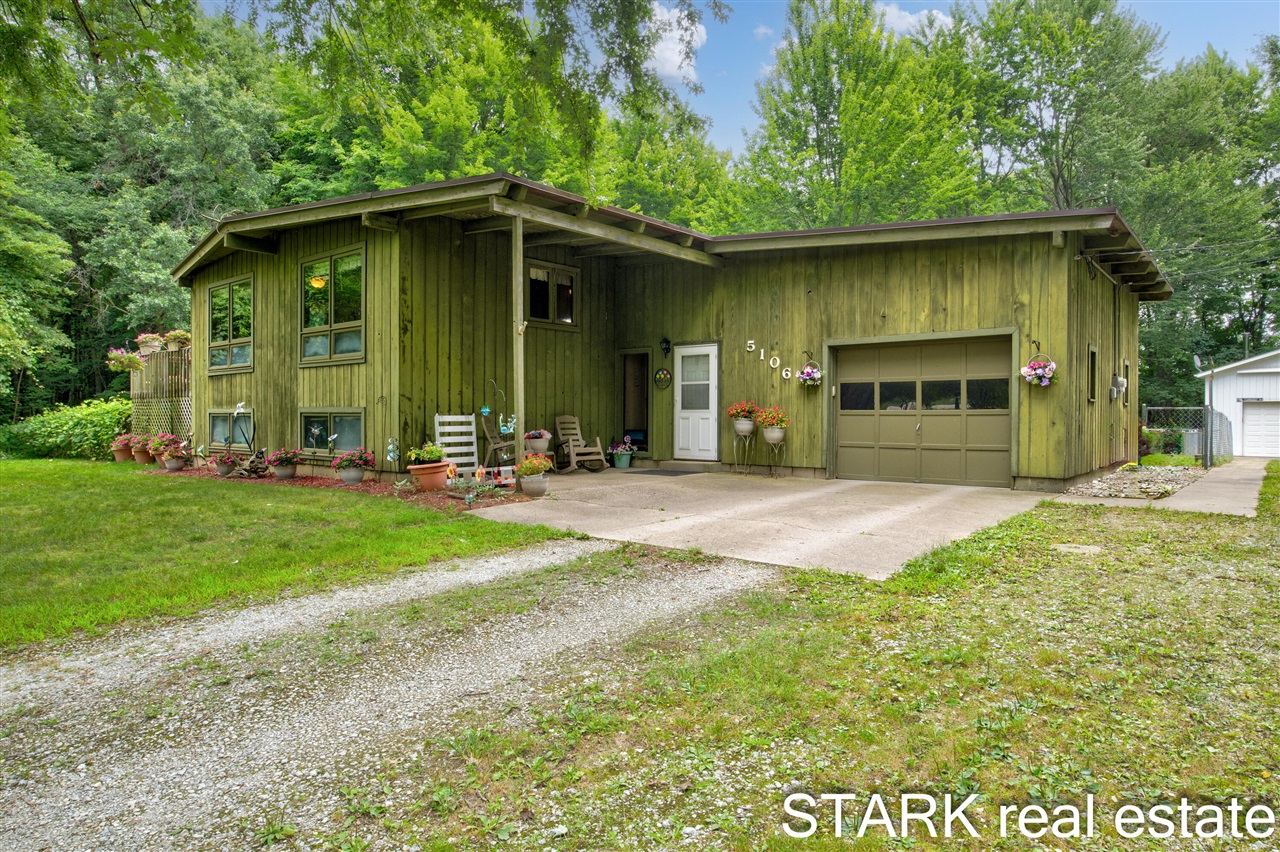 Quarterline Rd, Muskegon, MI 49444