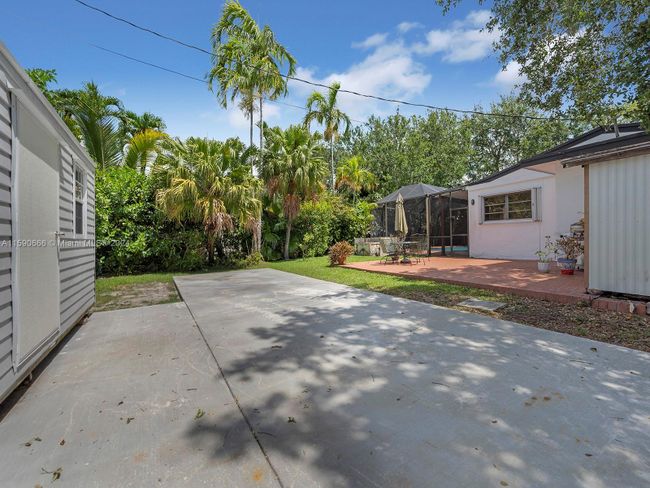 9860 Sw 140th St, House other with 4 bedrooms, 3 bathrooms and null parking in Miami FL | Image 29