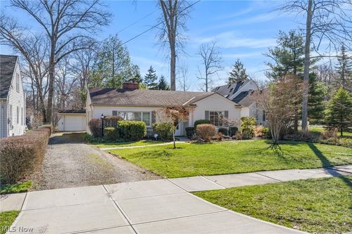 455 Vineland Rd, Bay Village, OH, 44140-2703 | Card Image