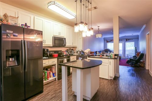 apt-205-910 W 25th St, Austin, TX, 78705-4430 | Card Image