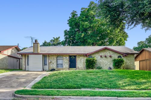 1106 Cielo Vista Dr, Grand Prairie, TX, 75052-5439 | Card Image