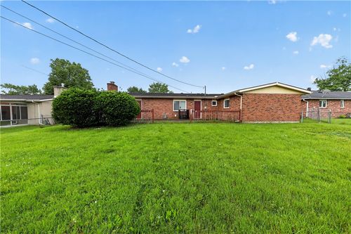 312 Porter Dr, Englewood, OH, 45322-2309 | Card Image