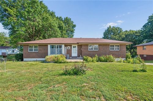1504 Ne 76th St, Gladstone, MO, 64118-2013 | Card Image