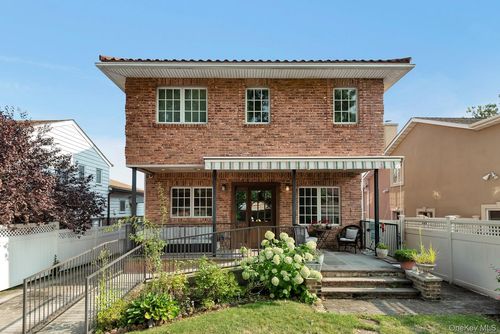 209 28th Ave, Bayside, NY, 11360-2410 | Card Image