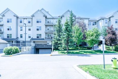 111 - 2000 Applevillage Crt Se, Condo with 2 bedrooms, 2 bathrooms and 1 parking in Calgary AB | Image 3