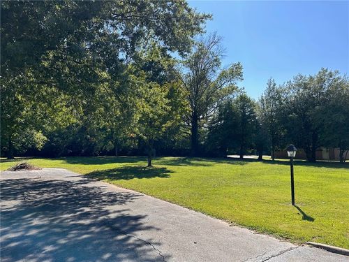 823 Nw 8th St, Bentonville, AR, 72712 | Card Image
