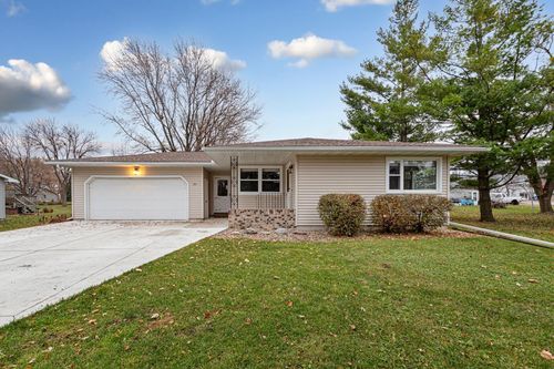 351 1st Ave Ne, Wells, MN, 56097-1504 | Card Image