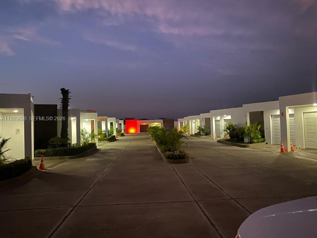 Commercial Sale in Unknown 5