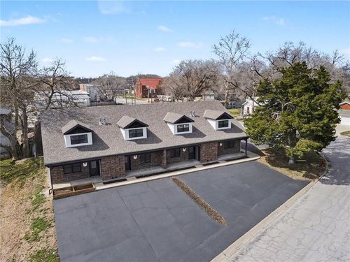 106C Smith St, Smithville, MO, 64089 | Card Image