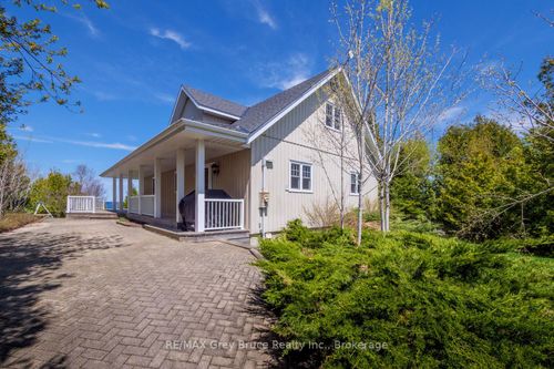 21 Grant Watson Dr, Tobermory, ON, N0H2R0 | Card Image