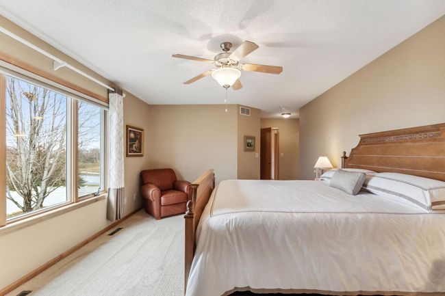 Wake up to bright sunshine. | Image 13