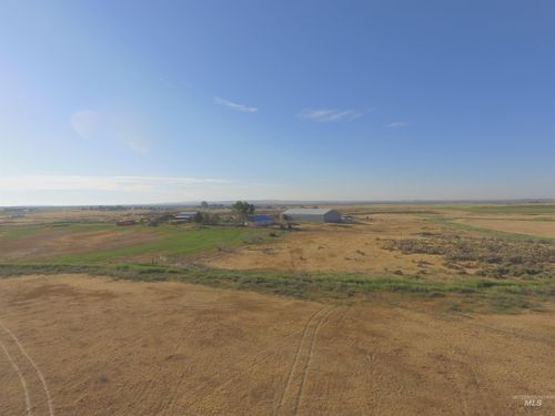 215 E 520 N, Shoshone, ID, 83352-5213 | Card Image
