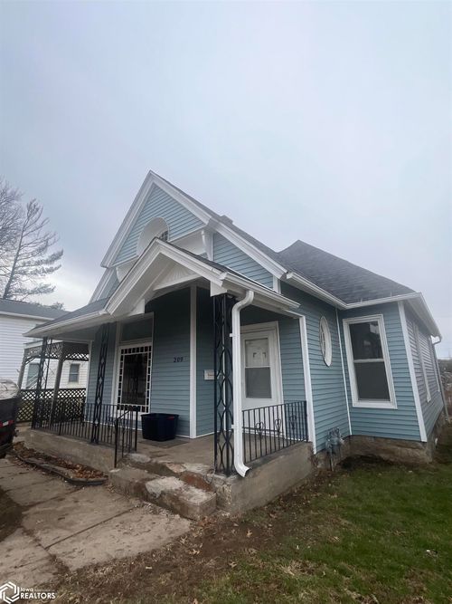209 S 8th St, Burlington, IA, 52601-5703 | Card Image