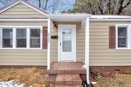 312 Hutcheson Ave, Chase City, VA, 23924-1820 | Card Image