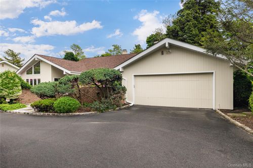 18 Kristi Drive, Oyster Bay, NY, 11753 | Card Image
