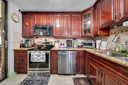 apt-424-665 Ne 195th St, Miami, FL, 33179-3318 | Card Image