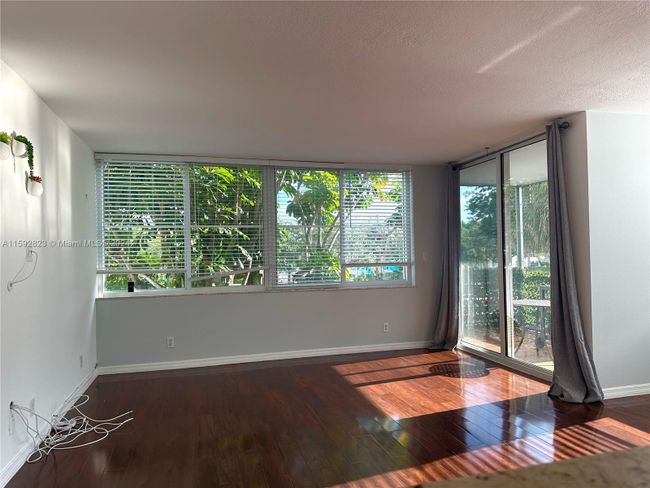 203 - 2771 Taft St, Condo with 2 bedrooms, 2 bathrooms and null parking in Hollywood FL | Image 1