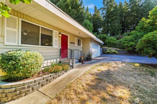 1908 Ne Bentley Dr, Bremerton, WA, 98311-3757 | Card Image