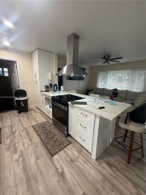 2485 Nw 84th Way, Sunrise, FL, 33322-3335 | Card Image