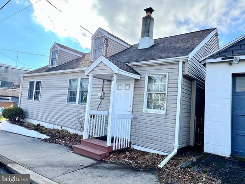 28 N 19th St, ASHLAND, PA, 17921-1002 | Card Image