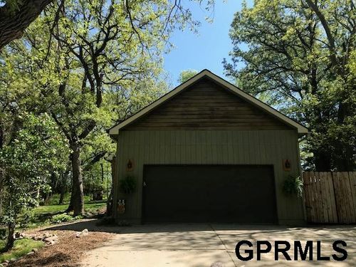 18903 Walnut Dr, Gretna, NE, 68028-7238 | Card Image